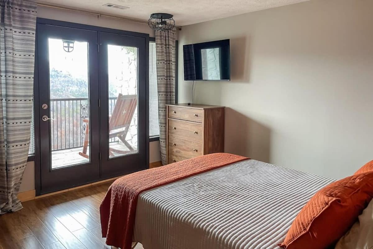 Mountain Views At Dolly'S Castle Unit 7 Villa Sevierville Bagian luar foto