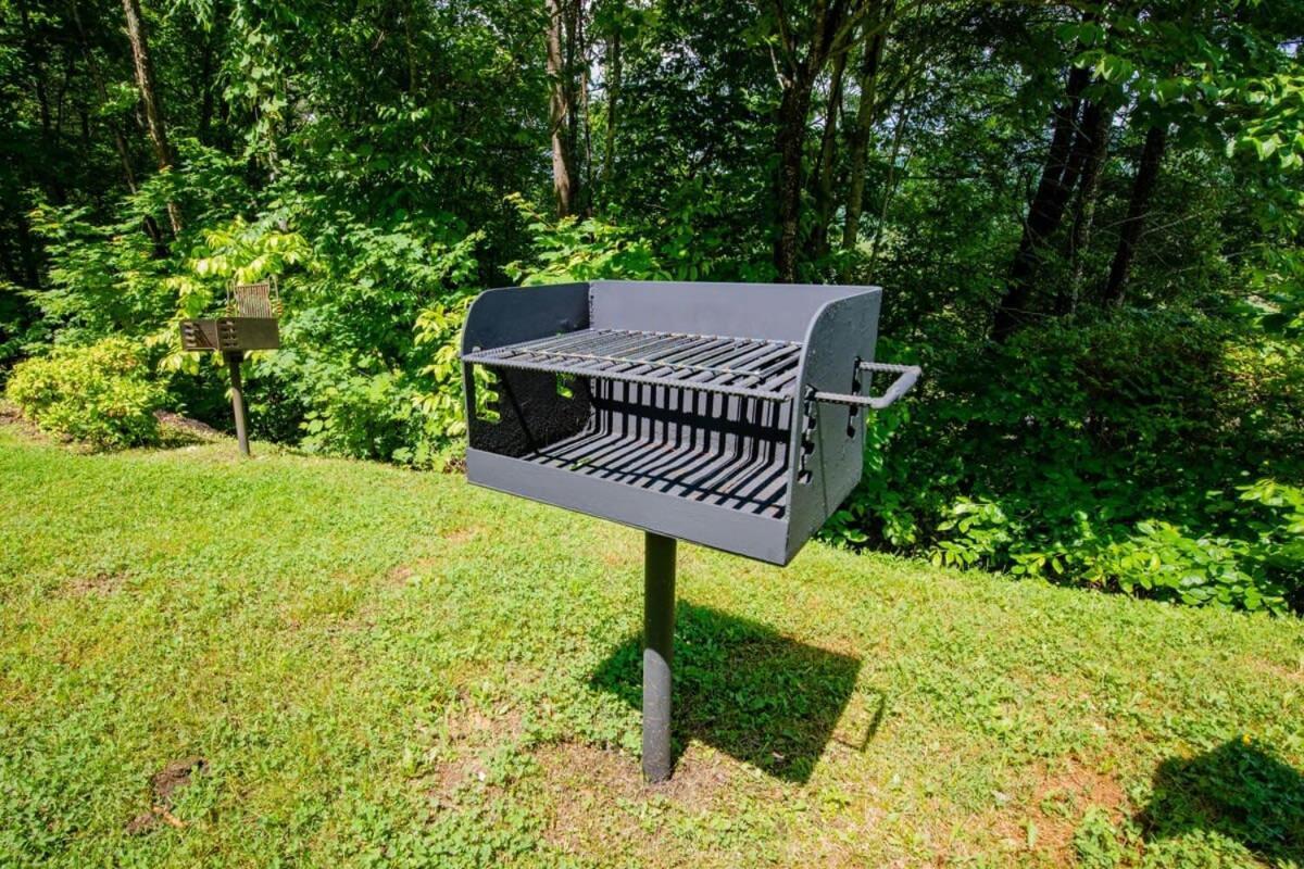 Mountain Views At Dolly'S Castle Unit 7 Villa Sevierville Bagian luar foto