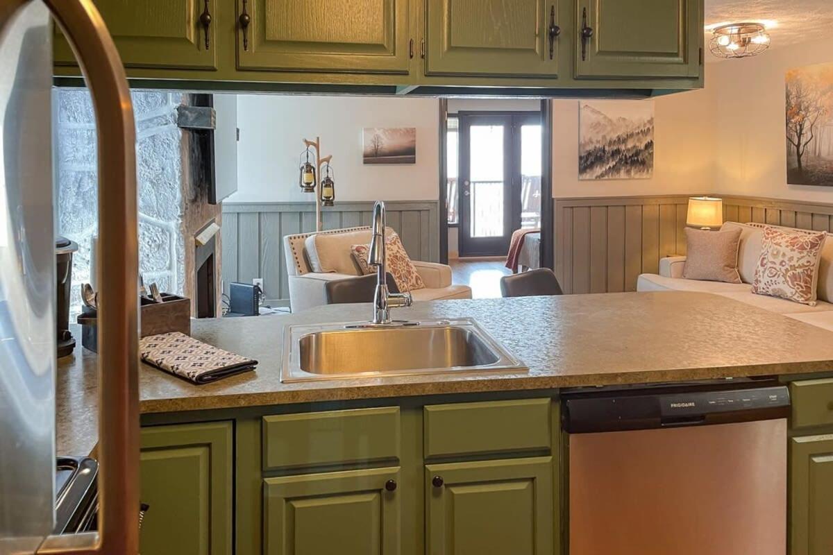 Mountain Views At Dolly'S Castle Unit 7 Villa Sevierville Bagian luar foto